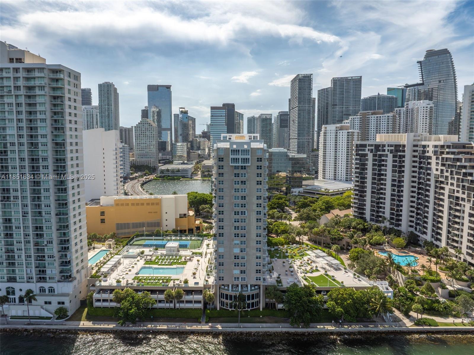 ISOLA CONDO - Residential