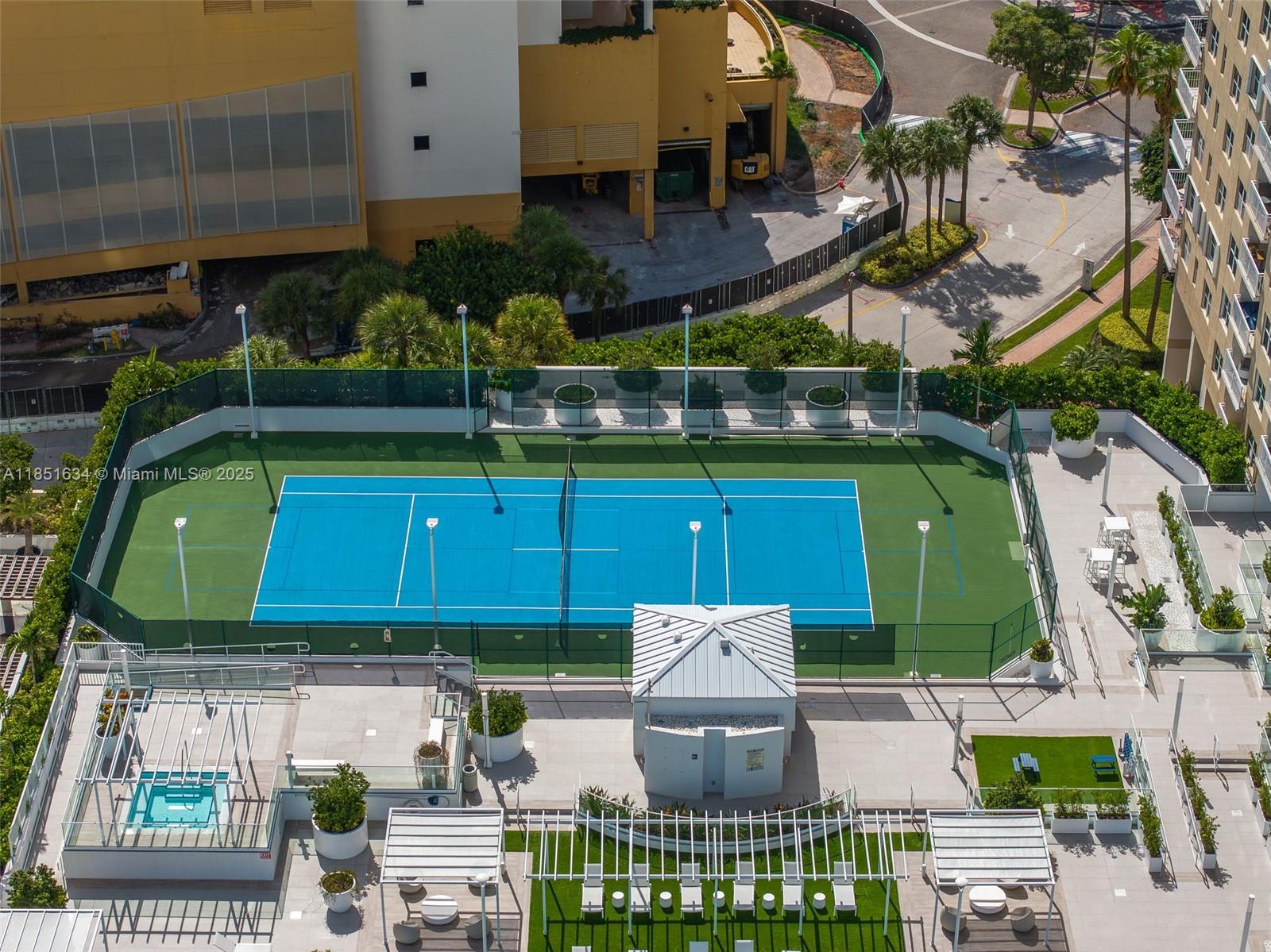 ISOLA CONDO - Residential