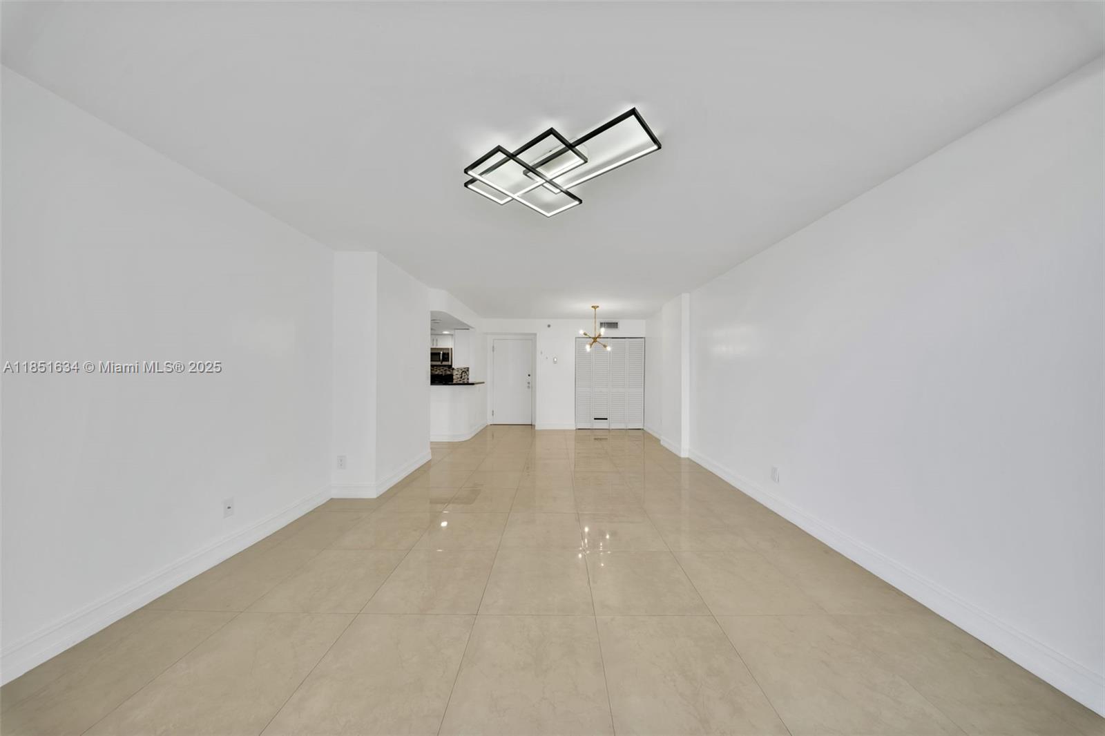 ISOLA CONDO - Residential