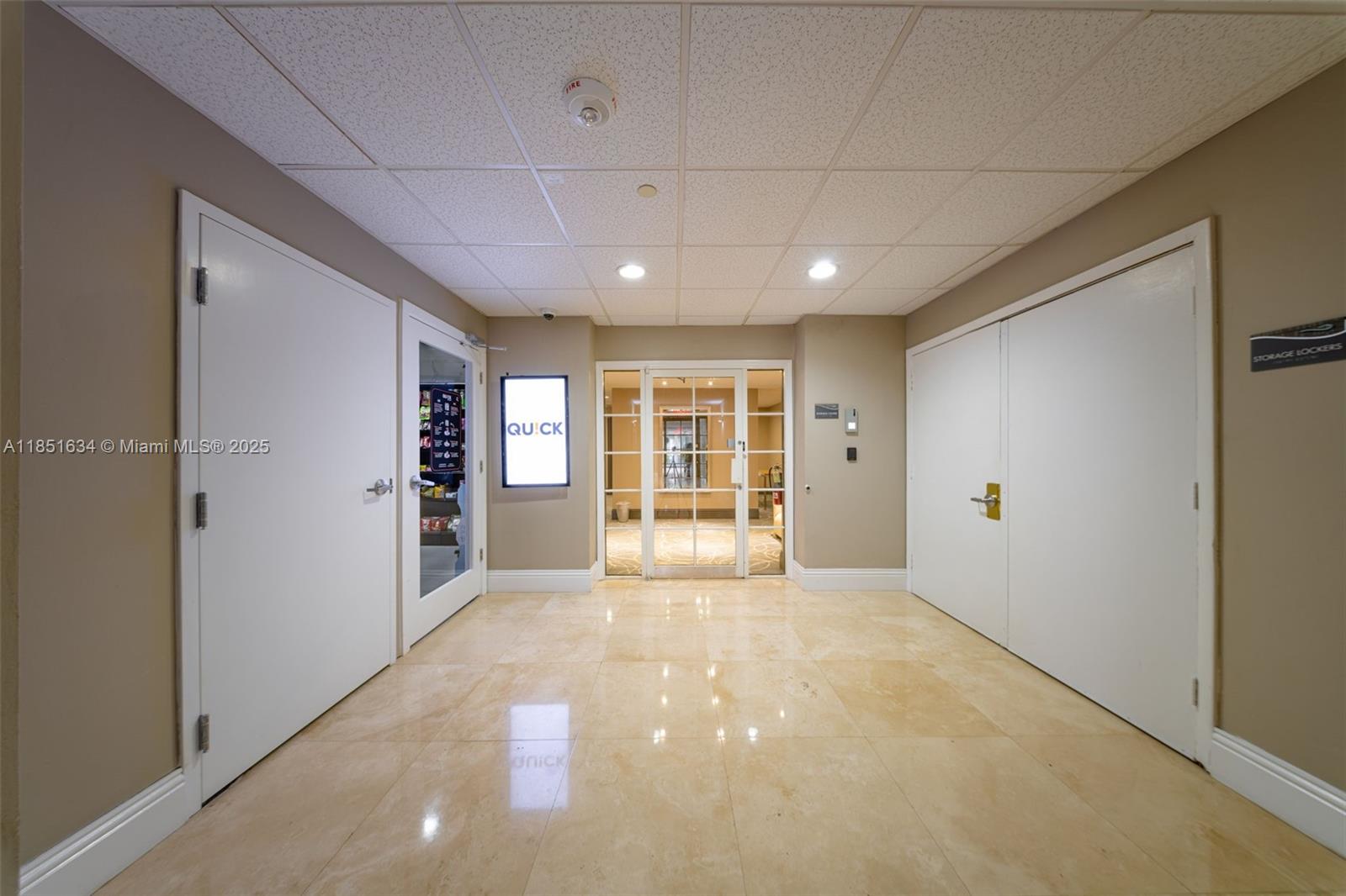 ISOLA CONDO - Residential