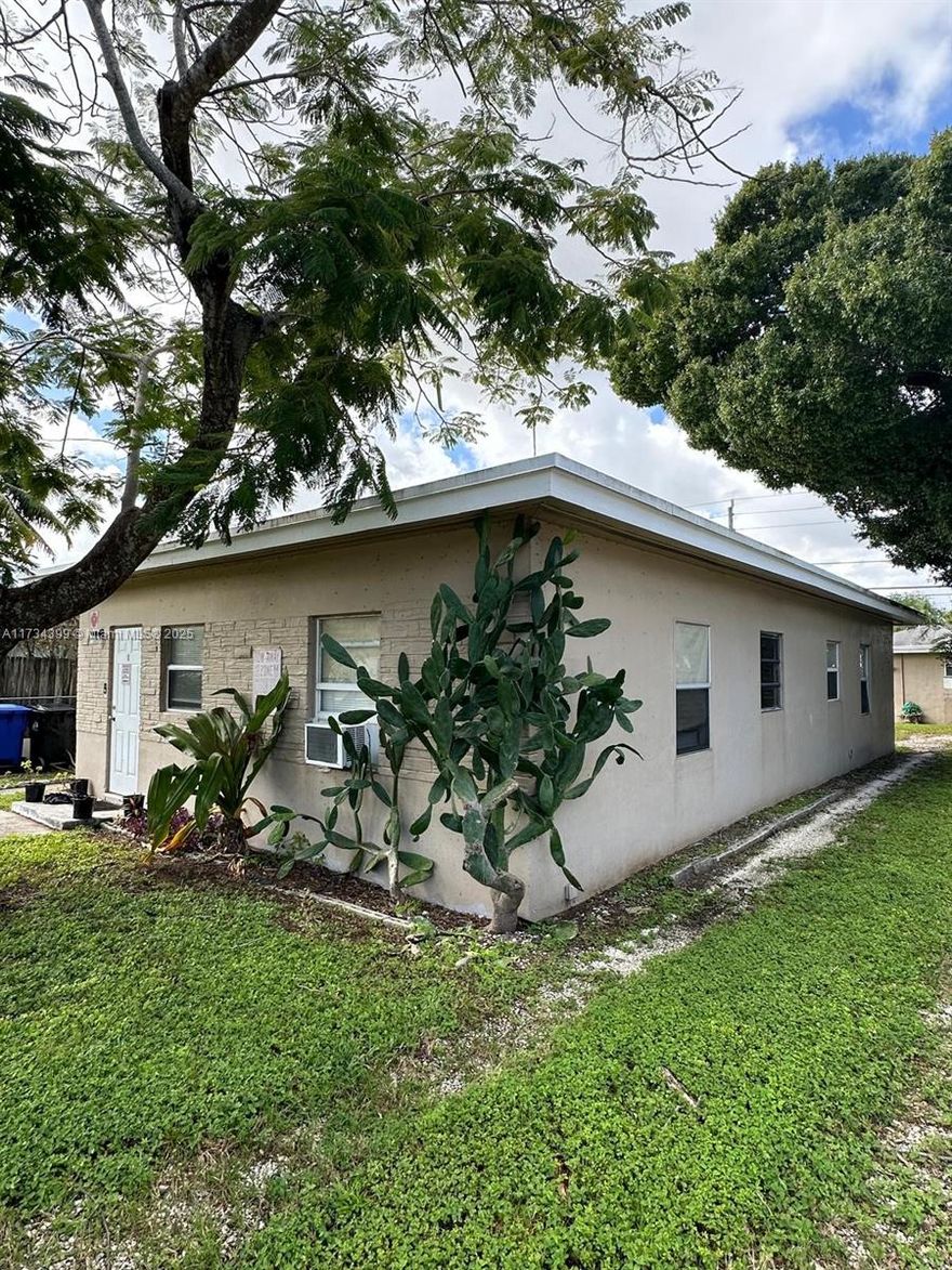 This Triplex is priced to sell! It features three 1 bedroom and 1 bathrooms units. Currently rented out, there's great potential to increase rental income or occupy one unit while renting out the others. This property is for sale along with other adjacent properties, all competitively priced. Do not miss out on this opportunity.