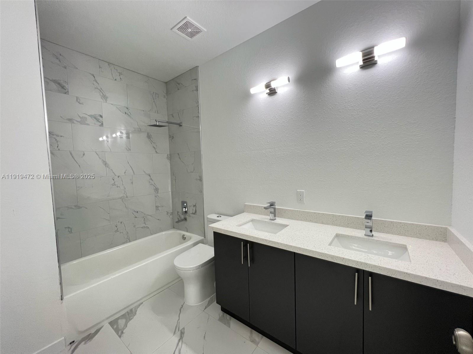 LINCOLN PARK SIXTH ADD - Residential Lease