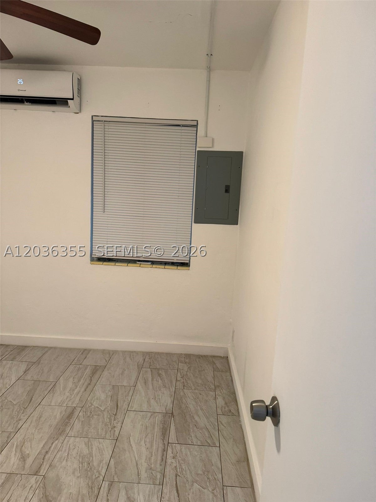 1324 N 58 AVE
