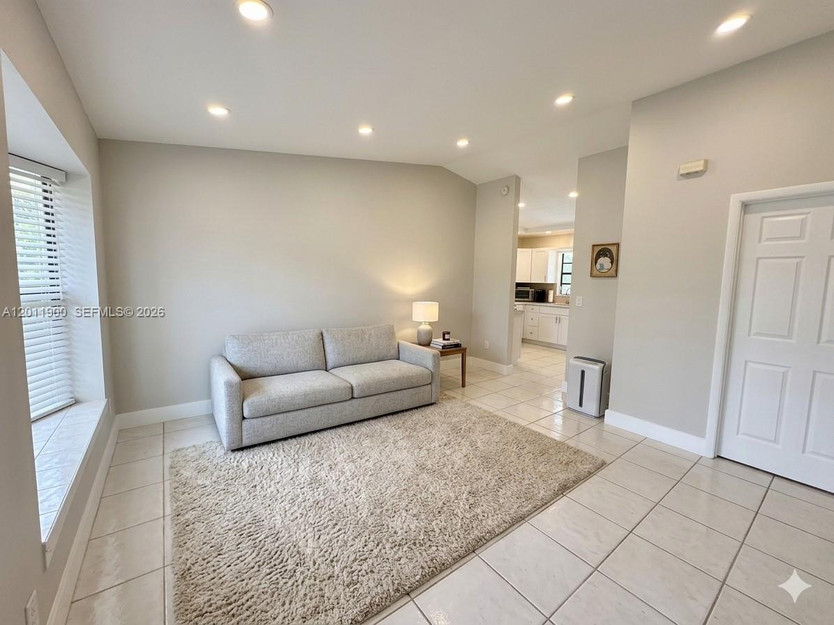 3575 Marlow Ave