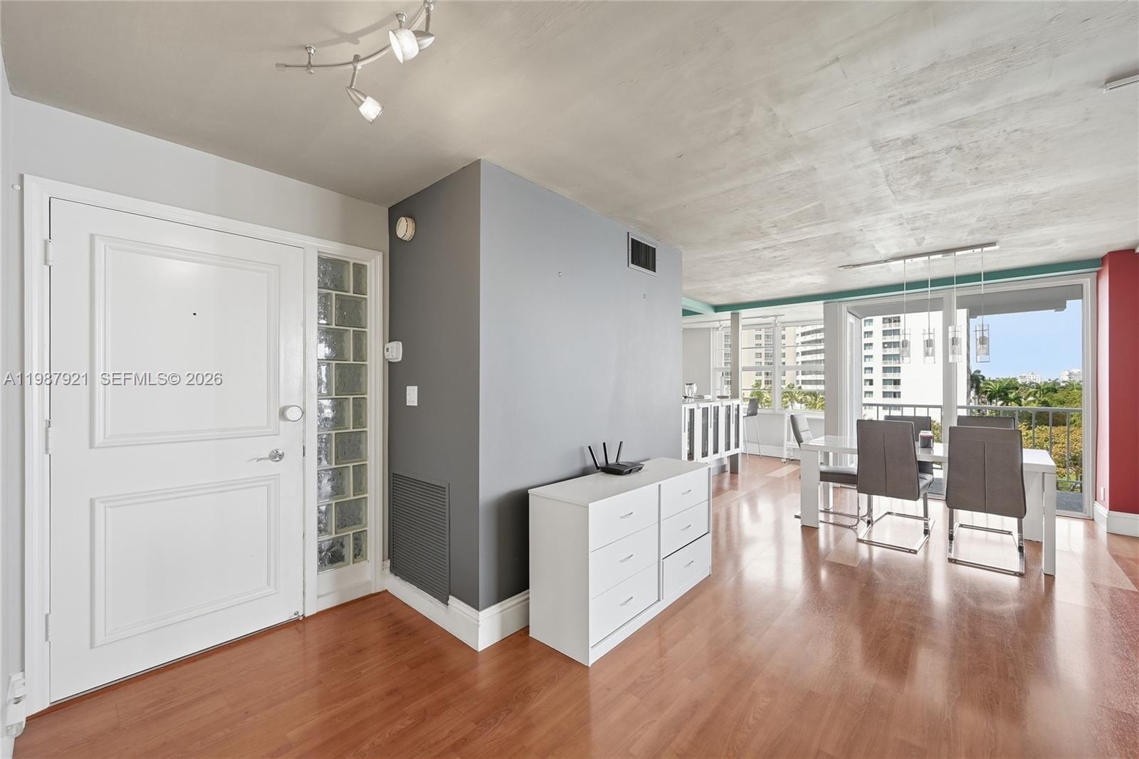 SUNRISE EAST CONDO - Residential