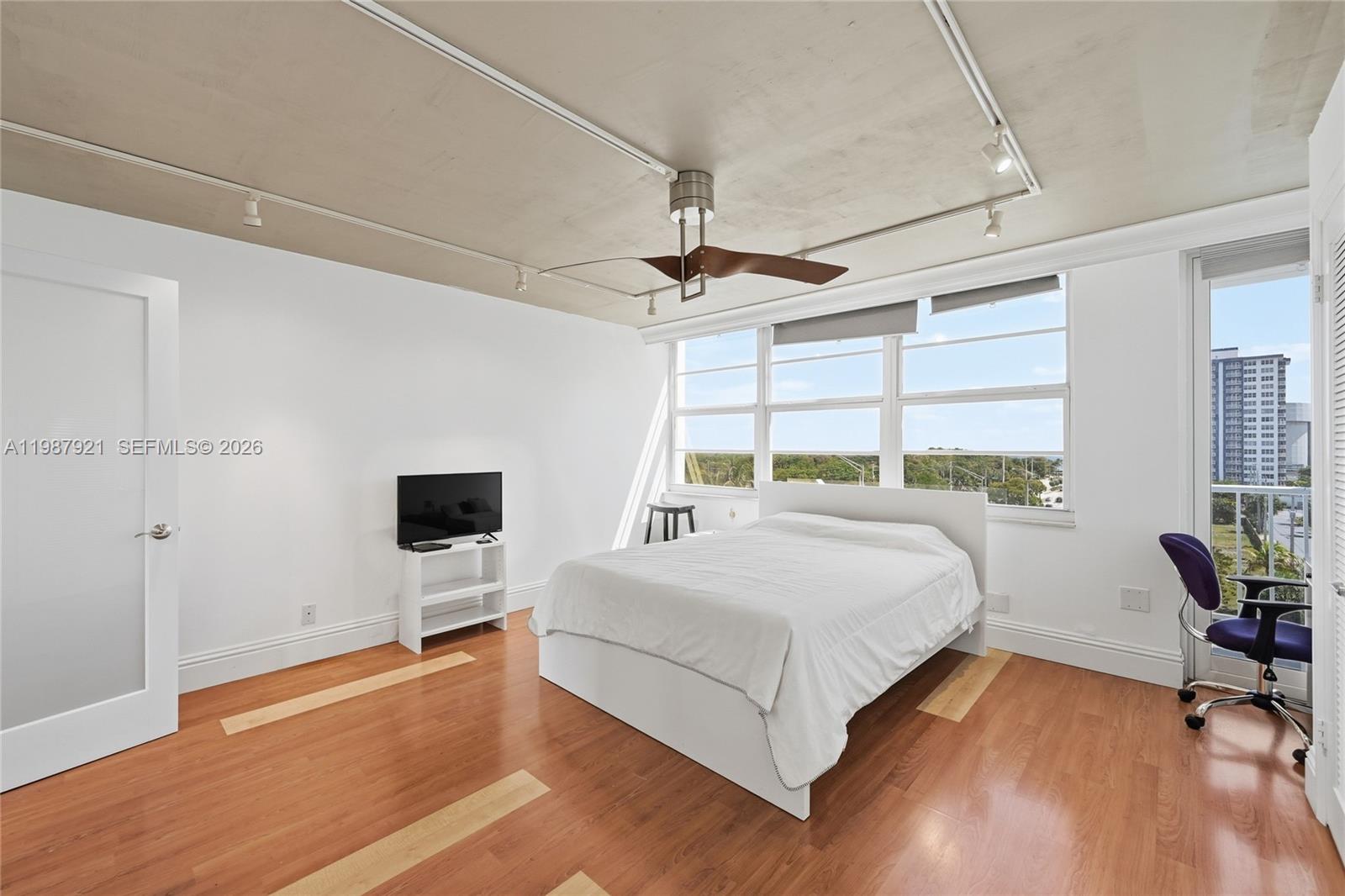 SUNRISE EAST CONDO - Residential