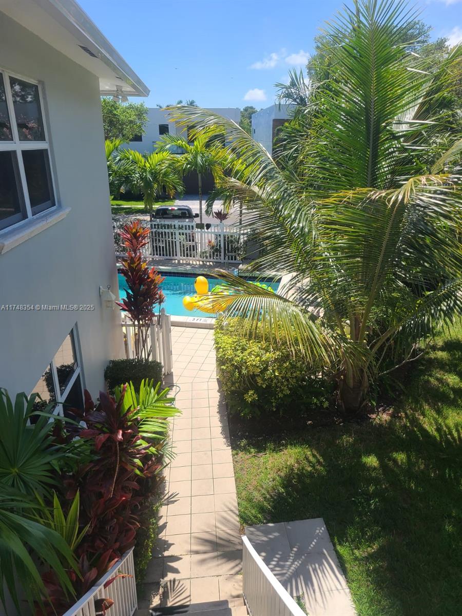 WELCOME HOME! CHARMING 1/1 CENTRALLY LOCATED IN THE HEART OF VICTORIA PARK STEP AWAY FROM ALL THE ACTION OF LAS OLAS. UPGRADED UNIT WITH PLENTY OF CLOSET SPACE, POOL, AND LAUNDRY FACILITY ON SITE. MINUTES AWAY FROM RESTAURANTS, DINING, SHOPPING, NIGHTLIFE, THE BEACHES AND MUCH MORE