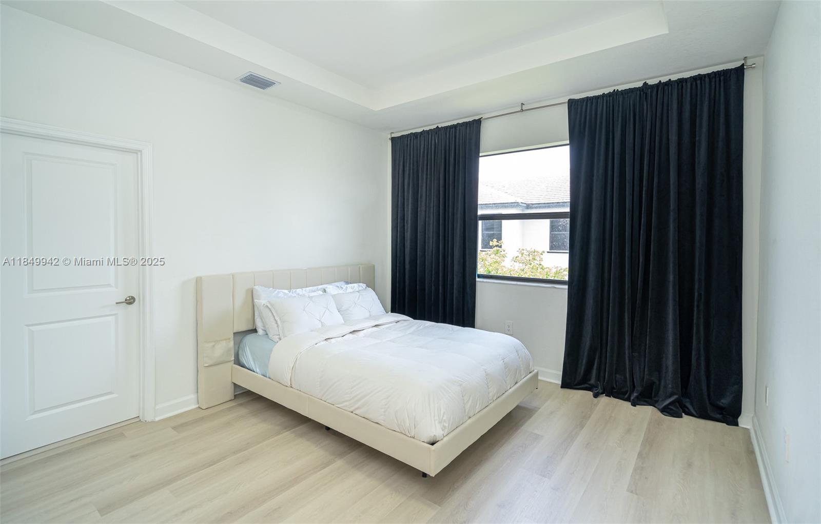 PINE ISLE - Residential