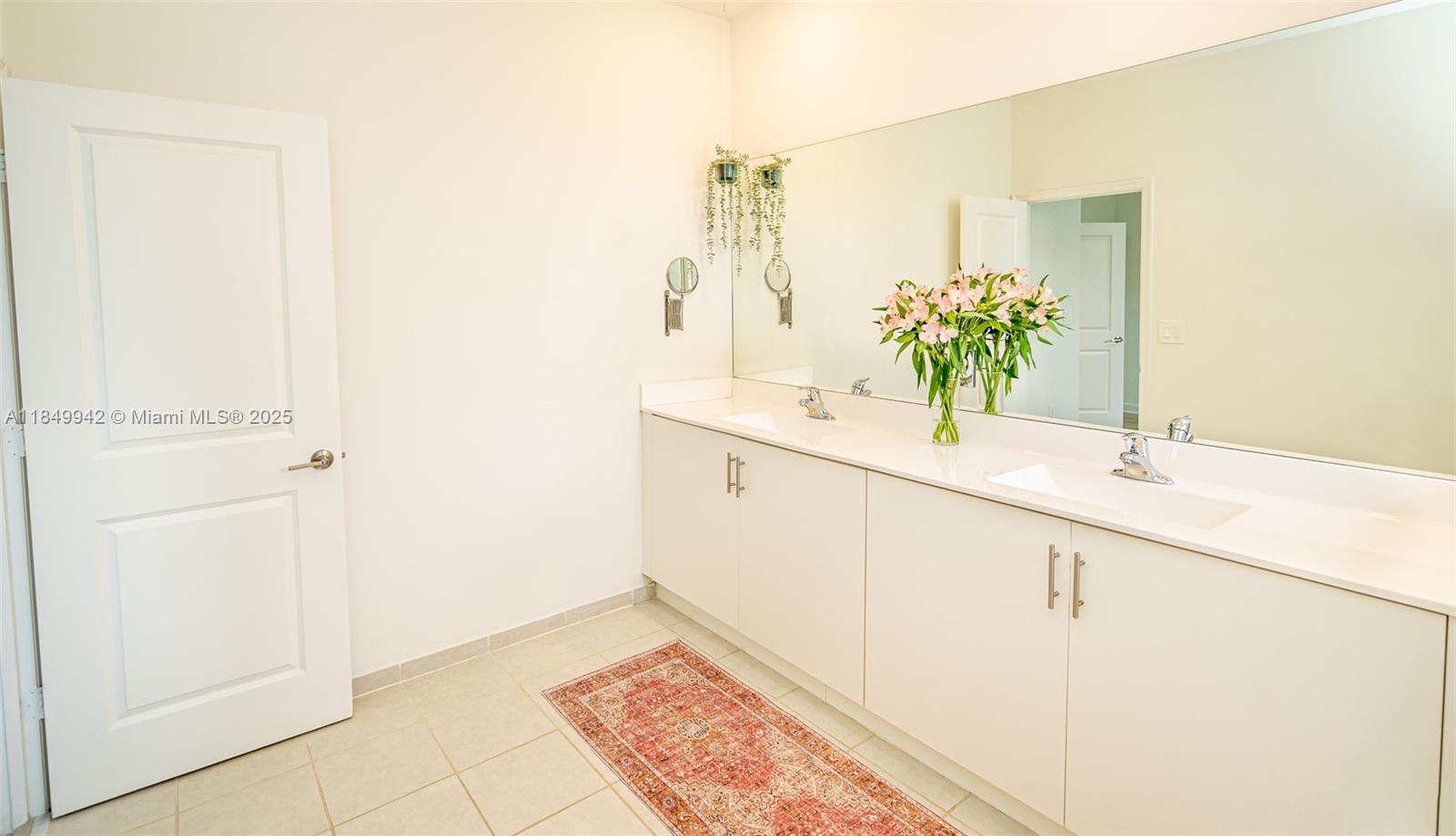 PINE ISLE - Residential