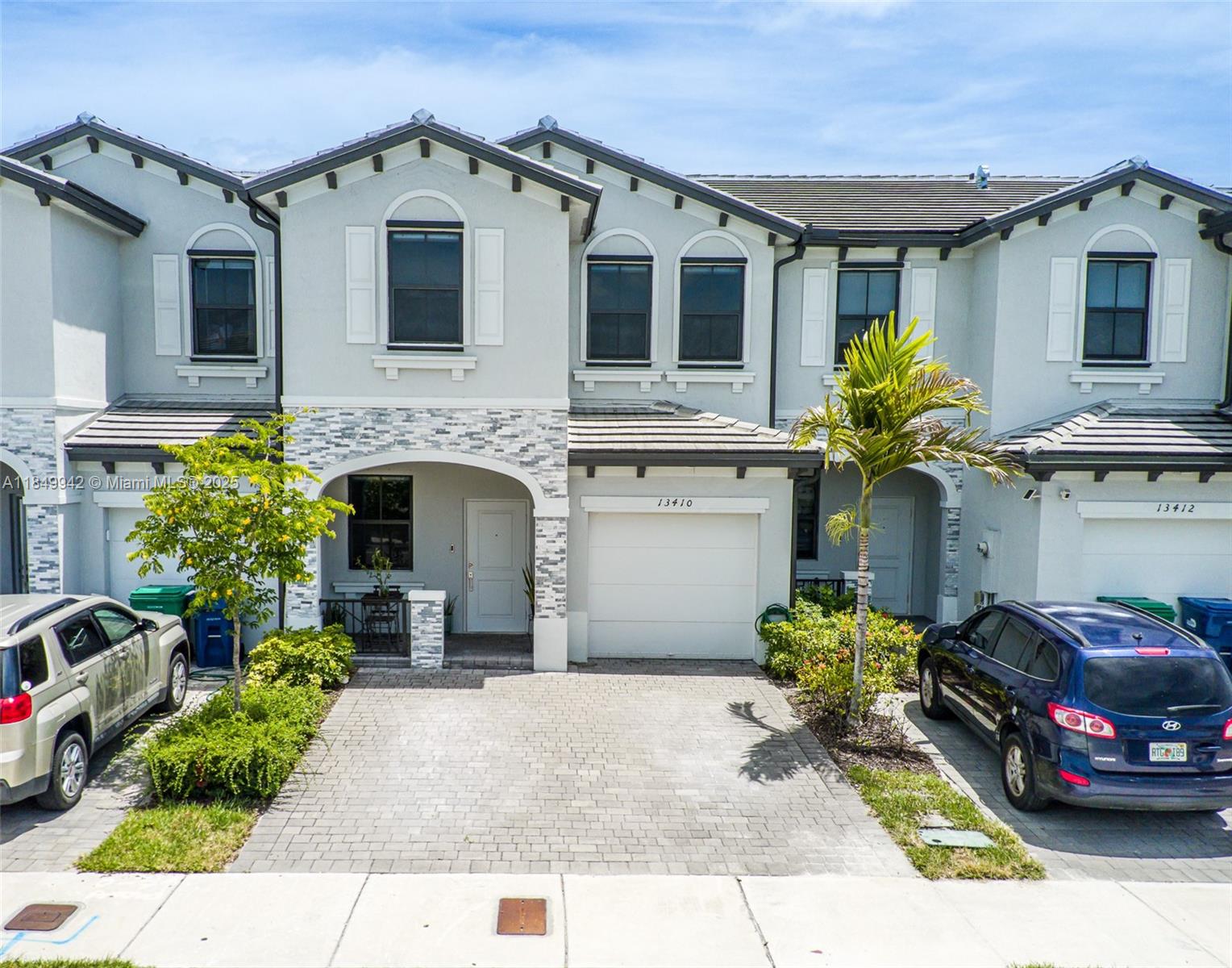 Modern Comfort Meets Cozy Living! This beautifully updated 3 bed, 2.5 bath townhouse in Homestead is the perfect place to plant roots. Built in 2022 and featuring brand-new upstairs flooring, it offers cozy charm with modern touches. Enjoy open living, a 1-car garage, and resort-style amenities including a clubhouse, pool, gym, and playground.
A perfect fit for families, first-time buyers, or anyone looking for a fresh start in a welcoming neighborhood. The perfect blend of comfort, style, and convenience—don’t miss out, schedule your private tour today!
