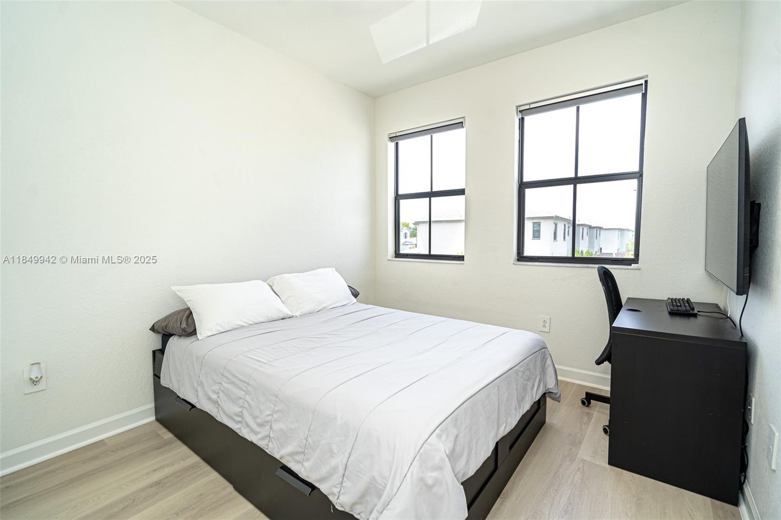 PINE ISLE - Residential