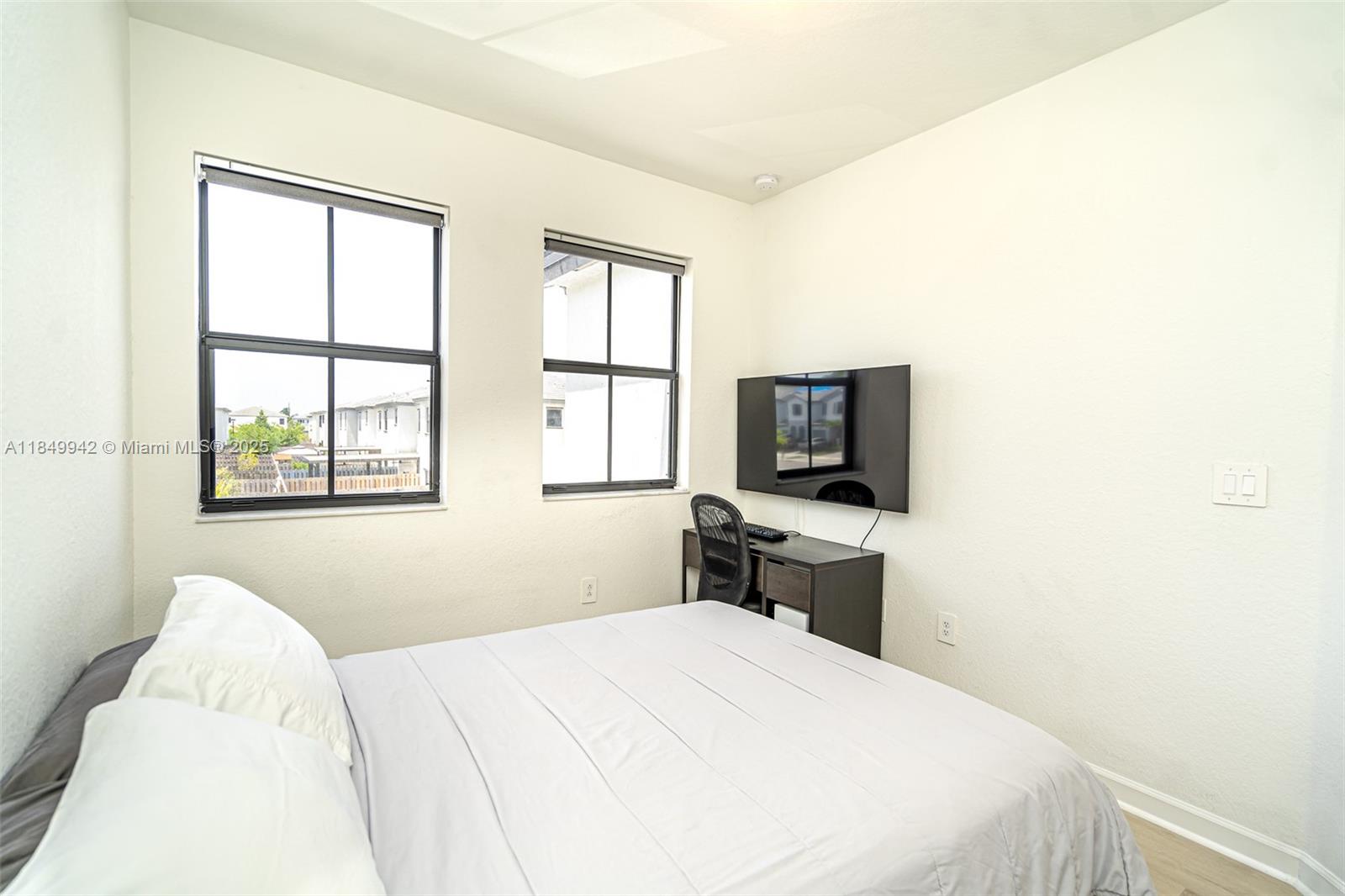 PINE ISLE - Residential