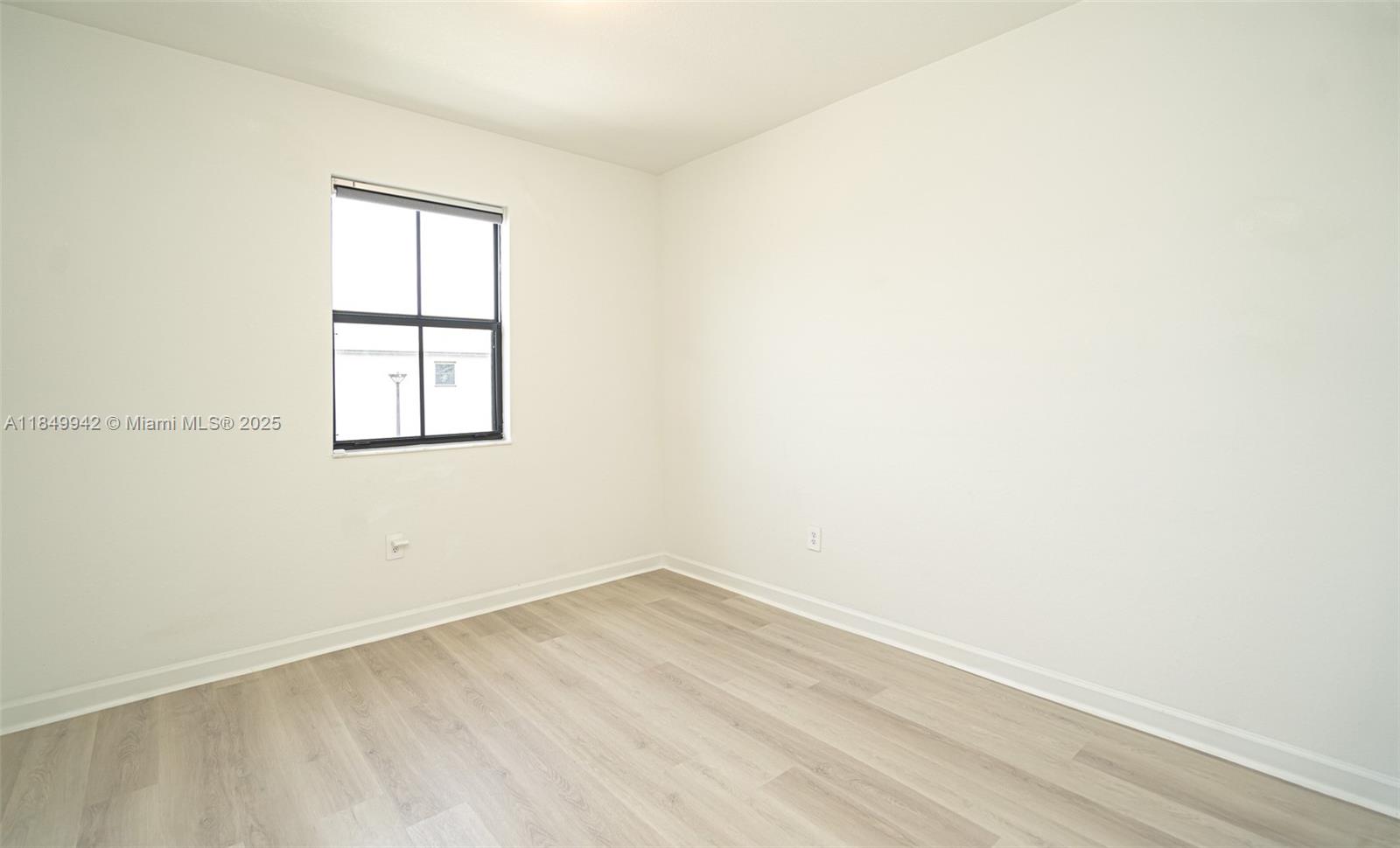 PINE ISLE - Residential