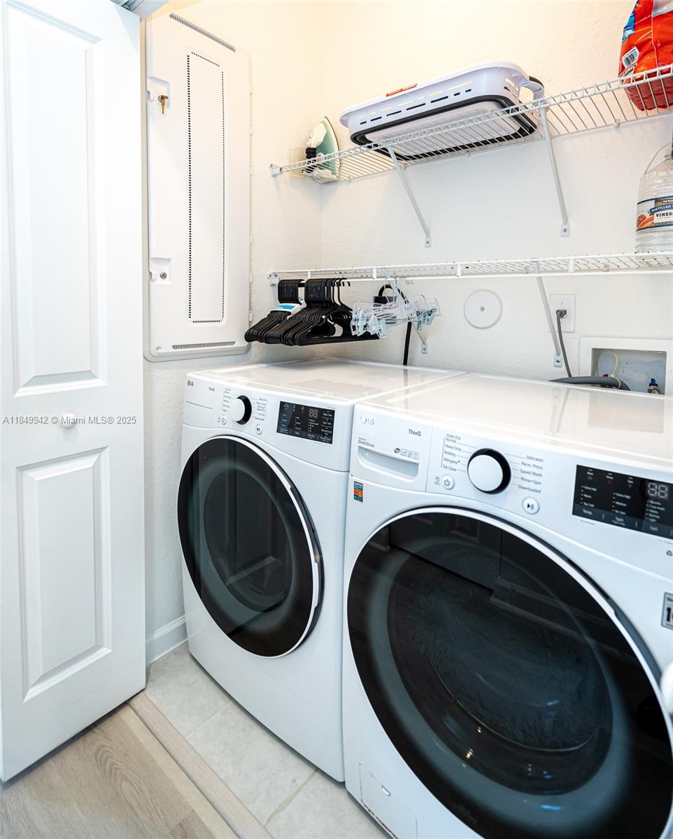 PINE ISLE - Residential