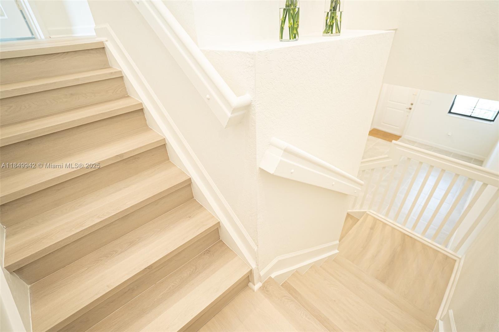 PINE ISLE - Residential