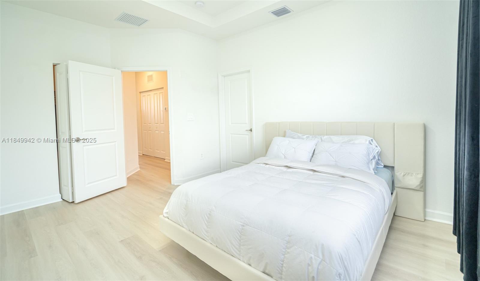 PINE ISLE - Residential