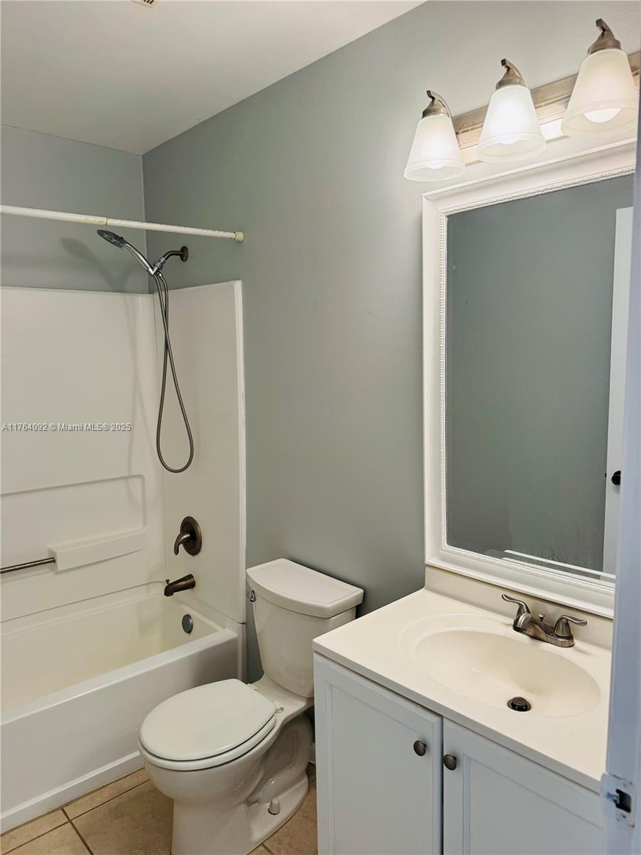 CASABLANCA ISLES CONDO - Residential