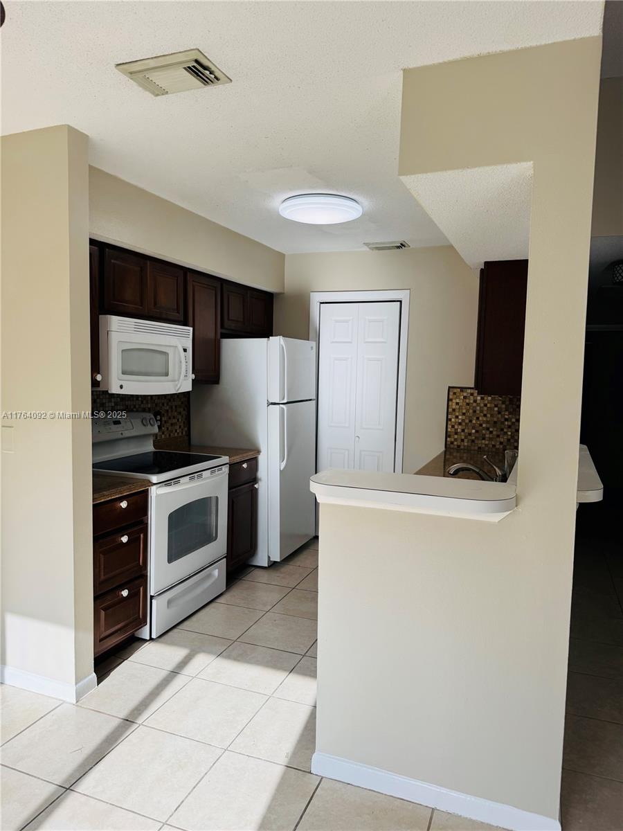 CASABLANCA ISLES CONDO - Residential