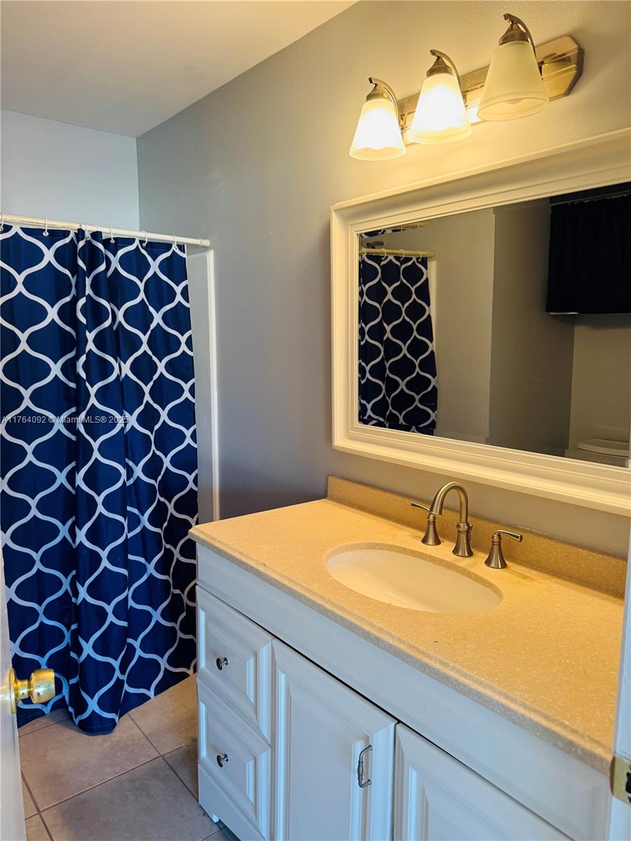 CASABLANCA ISLES CONDO - Residential