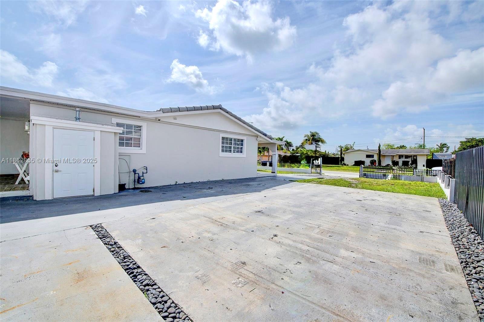 11831 SW 206th Ter