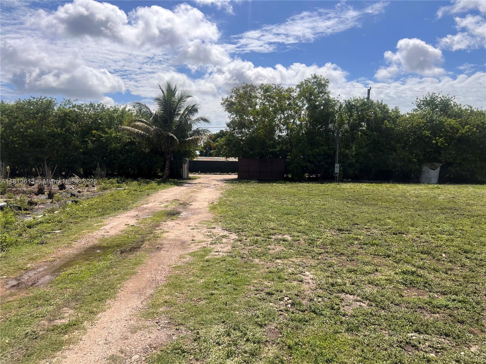Address Not Disclosed, Miami, Broward County, Florida - 2 Bedrooms  
1 Bathrooms - 