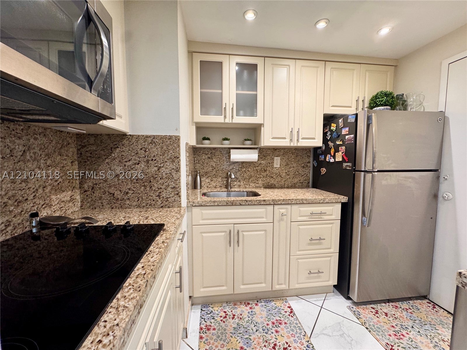2899 Collins Ave 1242