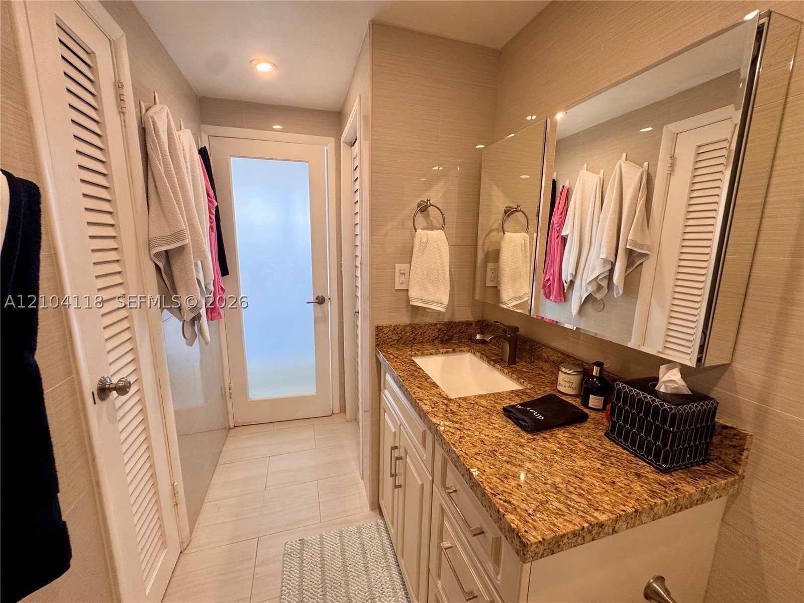 2899 Collins Ave 1242