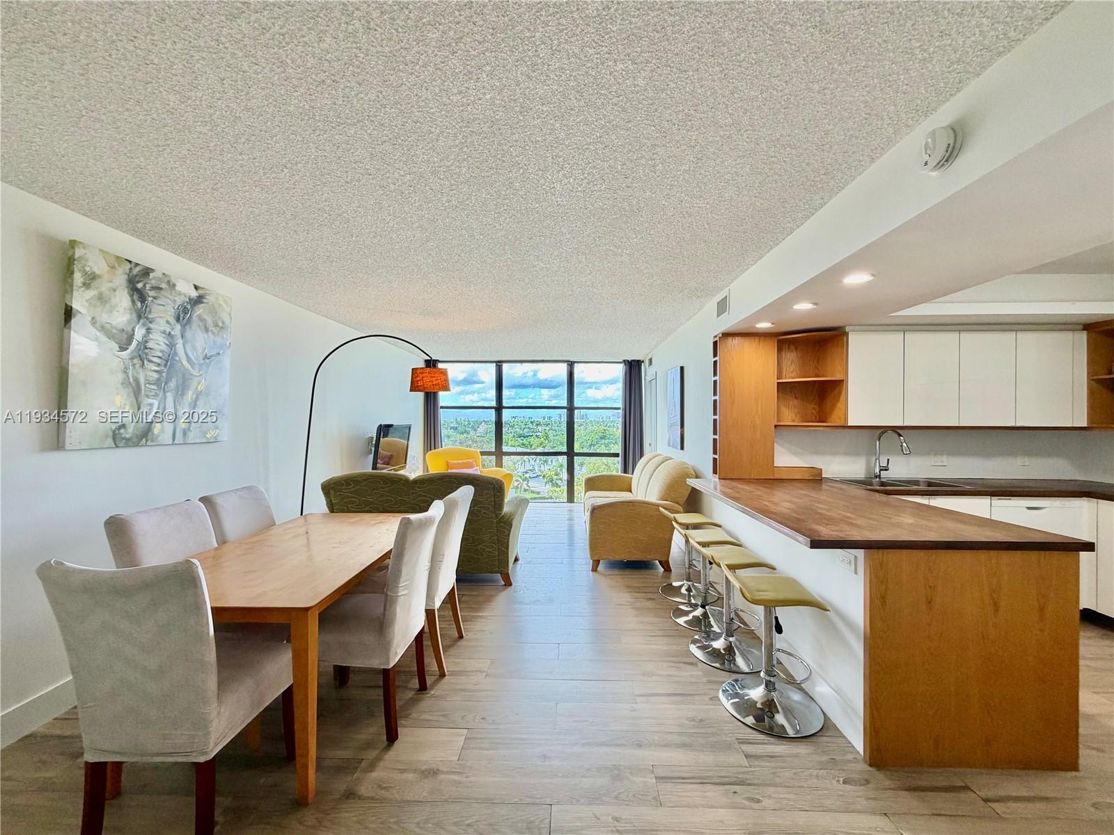 1000 Parkview Dr 723