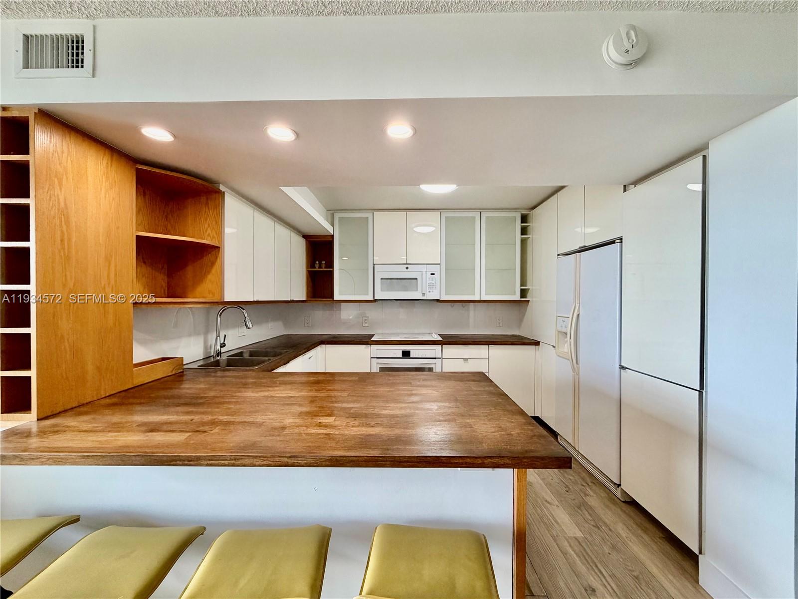 1000 Parkview Dr 723