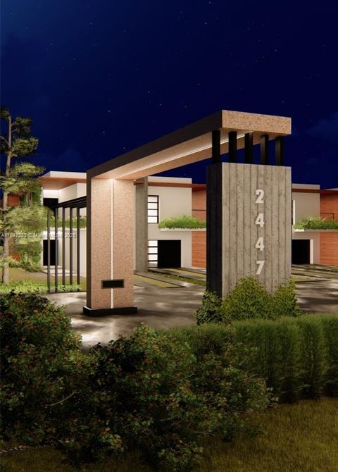 2447 Pierce St Hollywood FL 33020