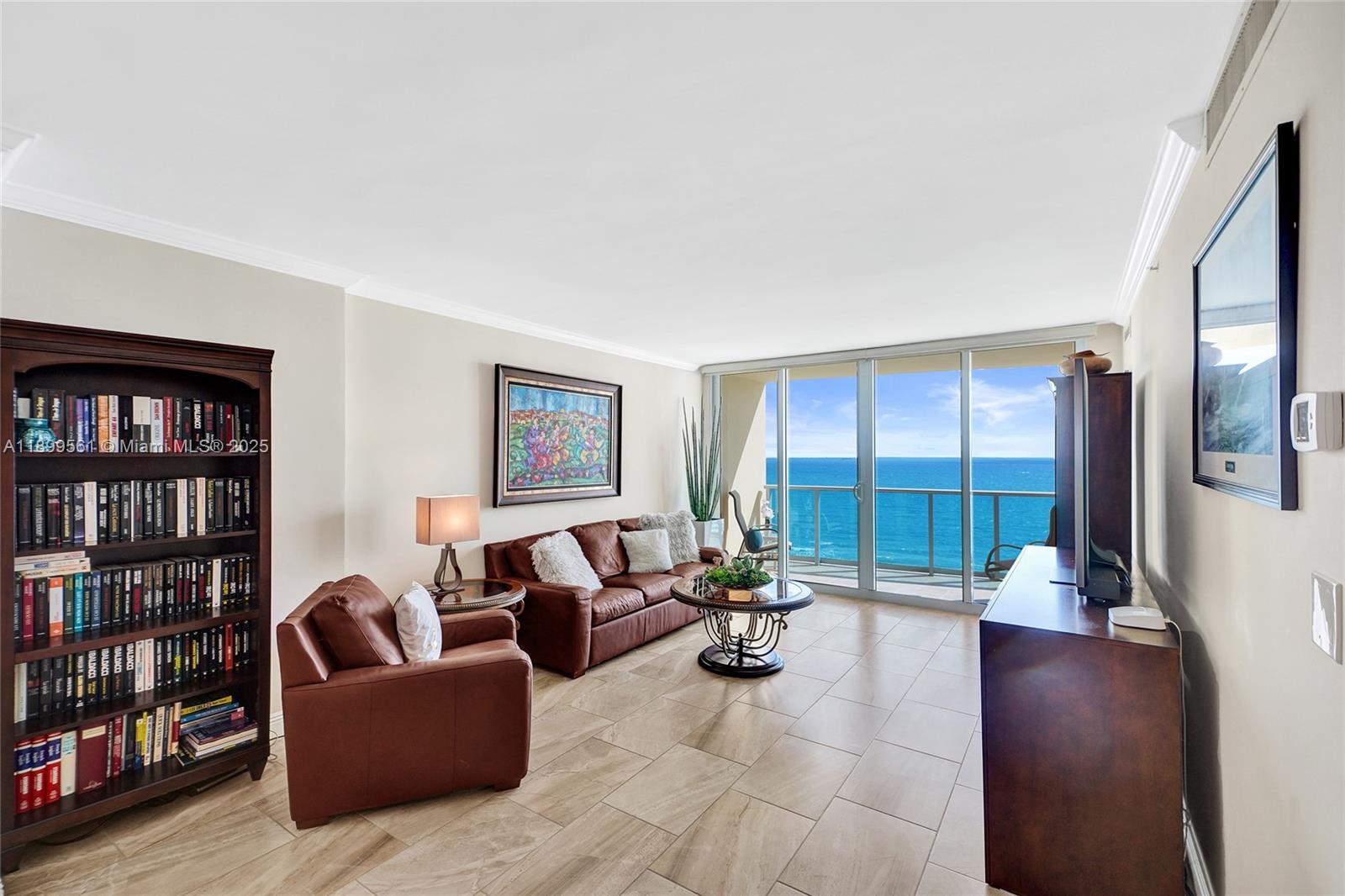 WAVE CONDO - Residential