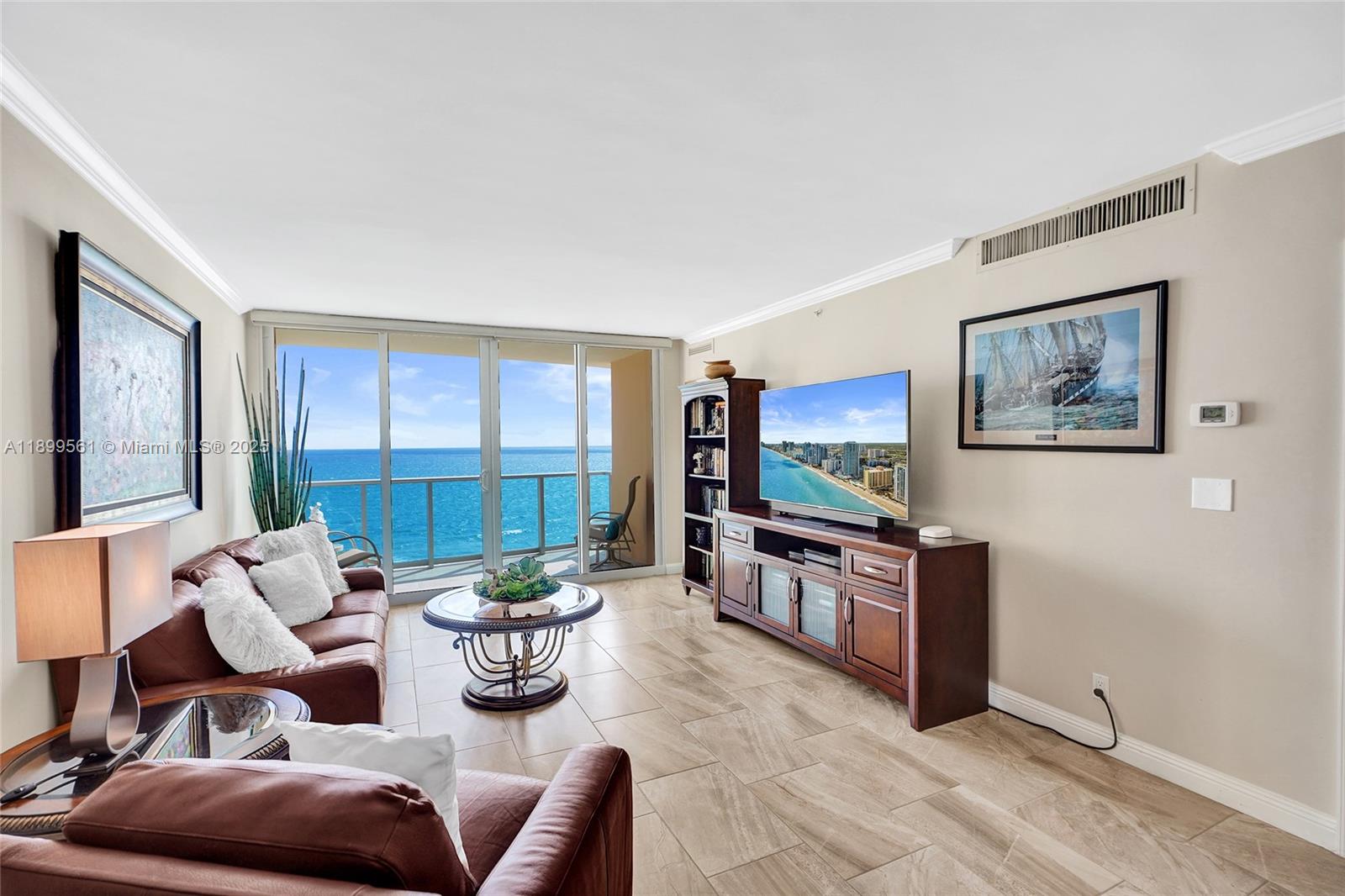 WAVE CONDO - Residential