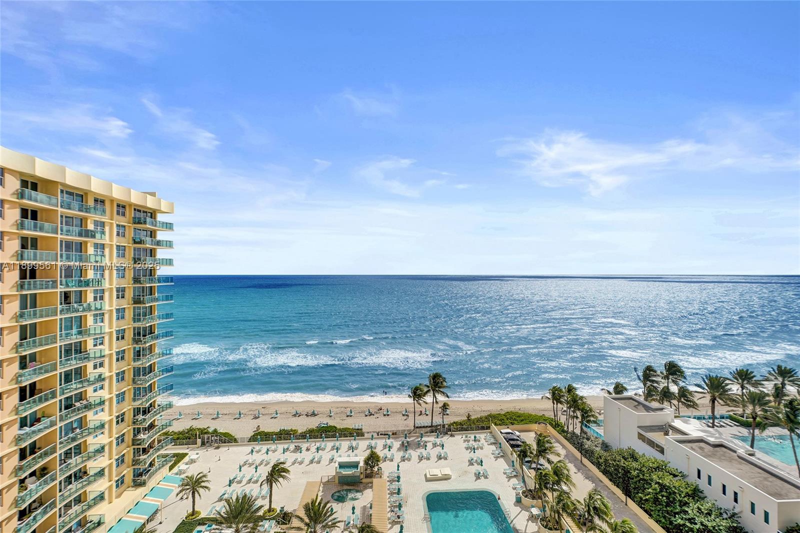 WAVE CONDO - Residential