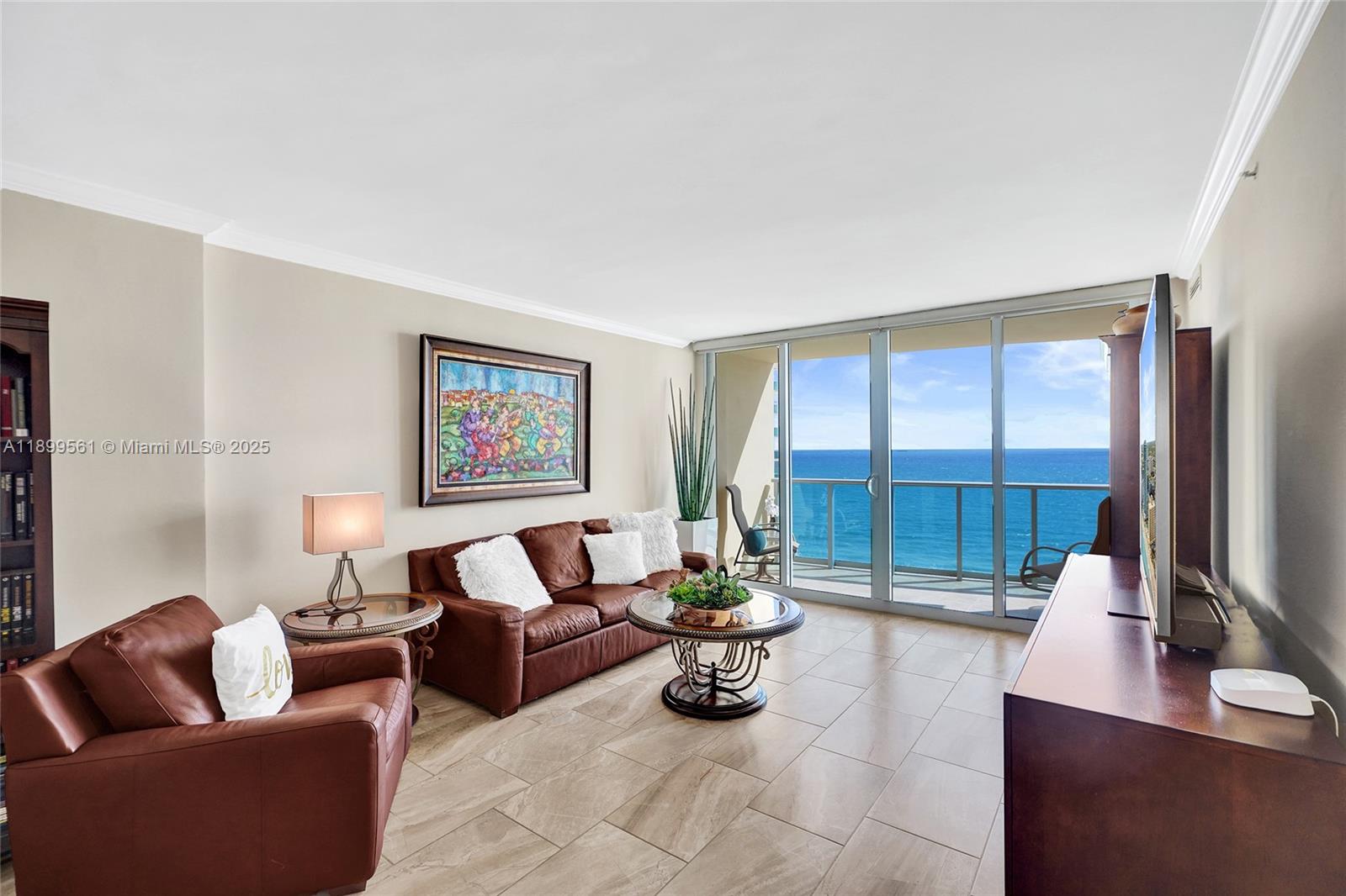 WAVE CONDO - Residential