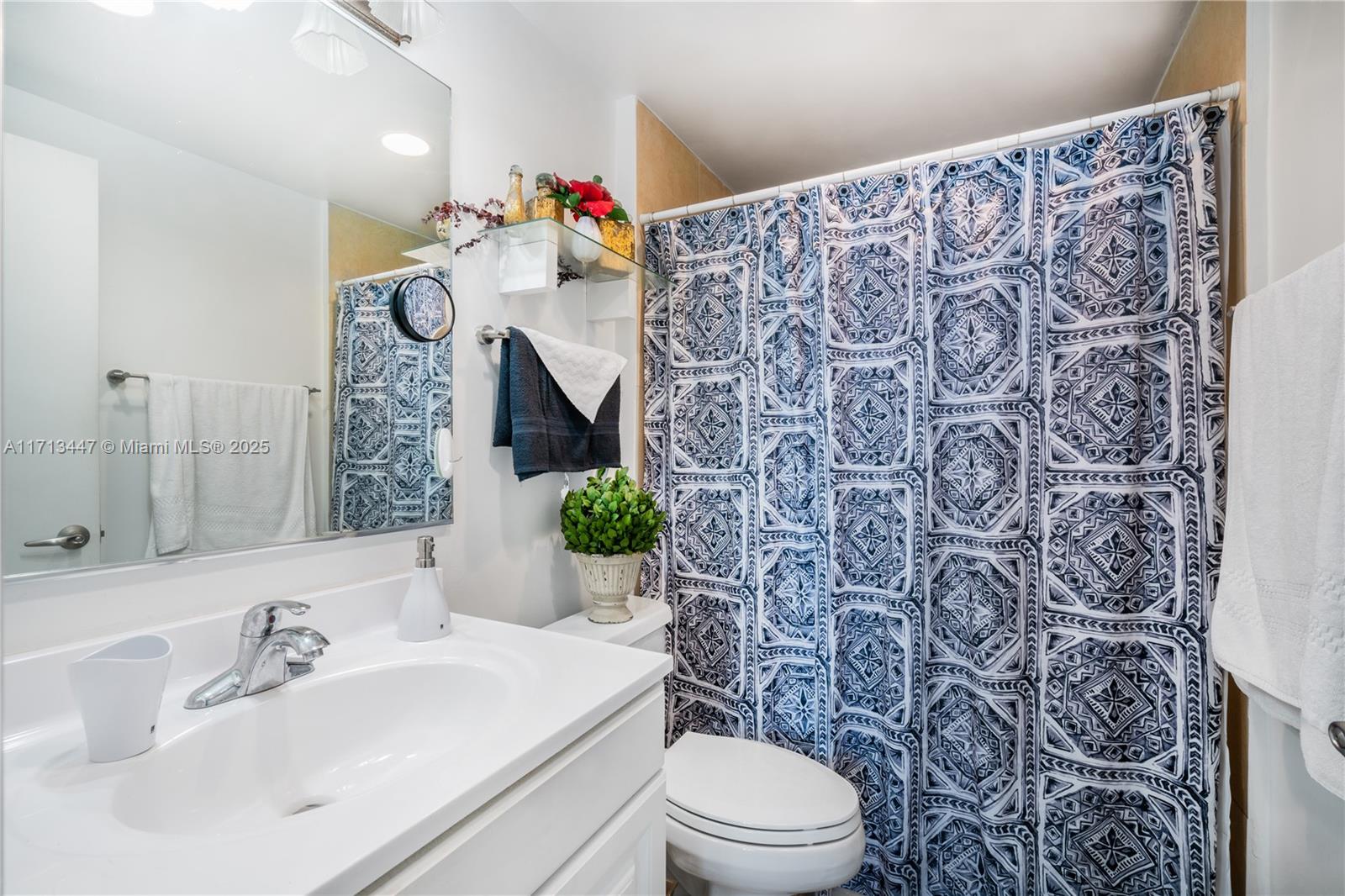 TREASURES ON THE BAY II C - Residential