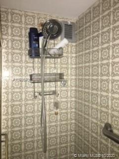 PLAZA TOWERS NORTH CONDO - Residential Lease