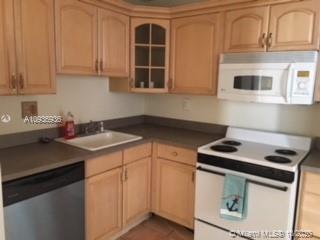 PLAZA TOWERS NORTH CONDO - Residential Lease