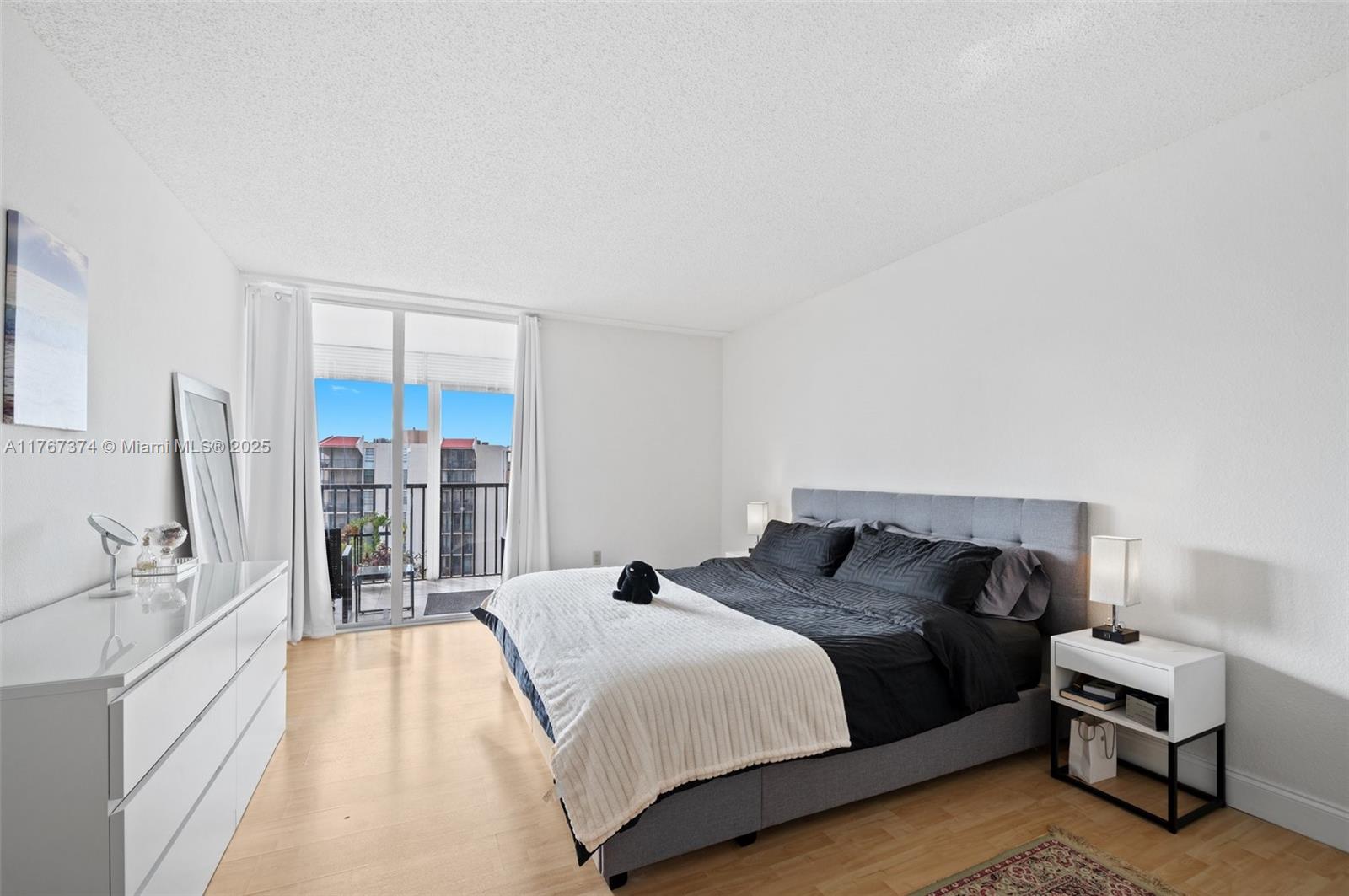 BONAVISTA CONDO - Residential