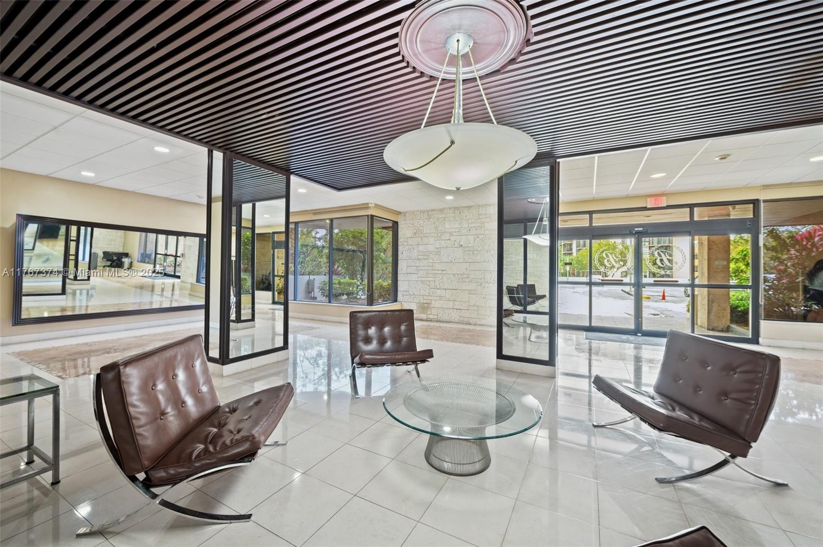 BONAVISTA CONDO - Residential