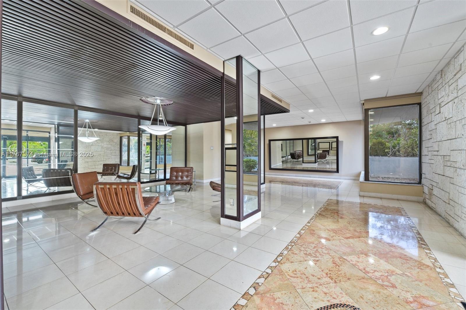 BONAVISTA CONDO - Residential