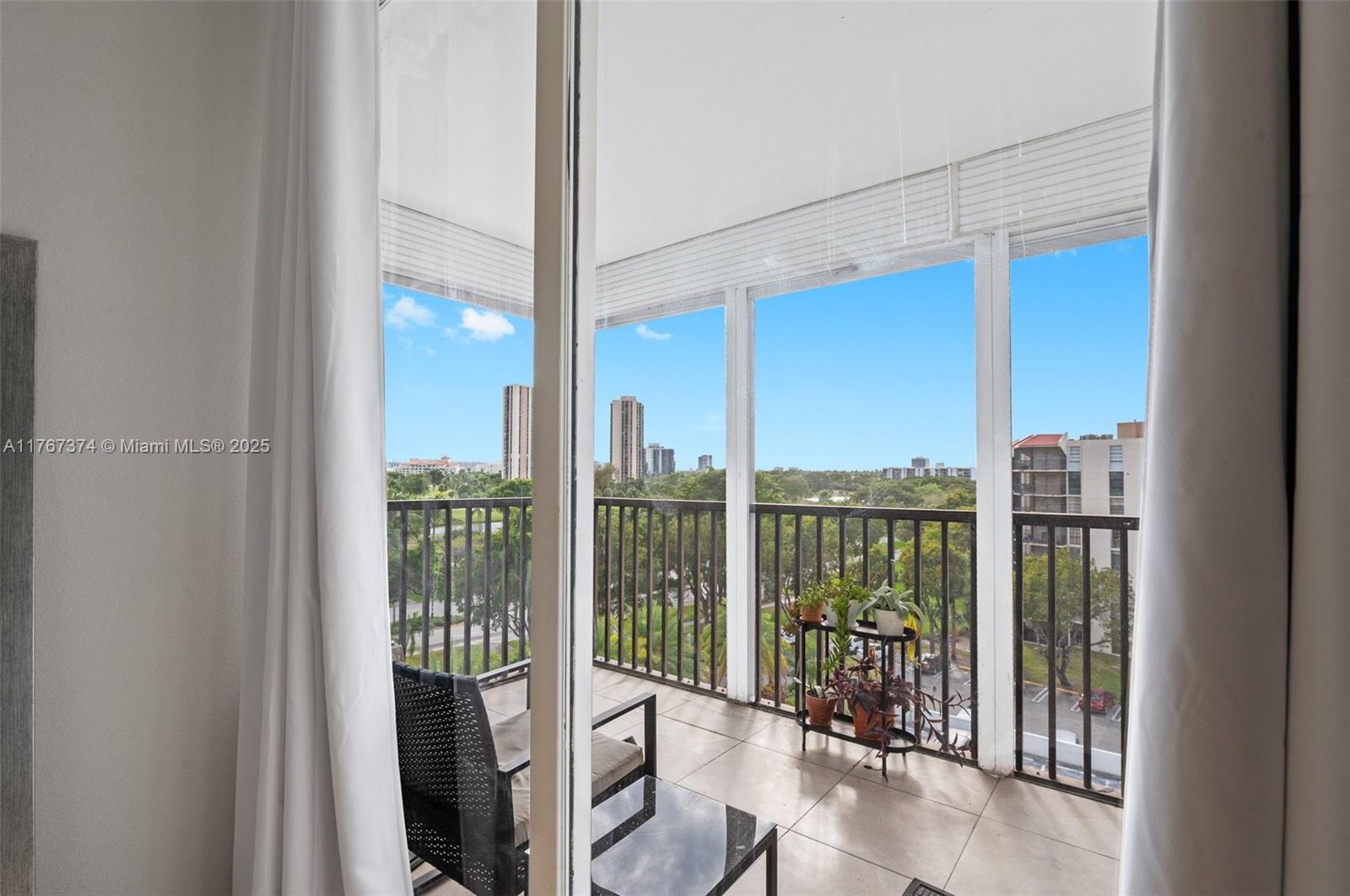 BONAVISTA CONDO - Residential