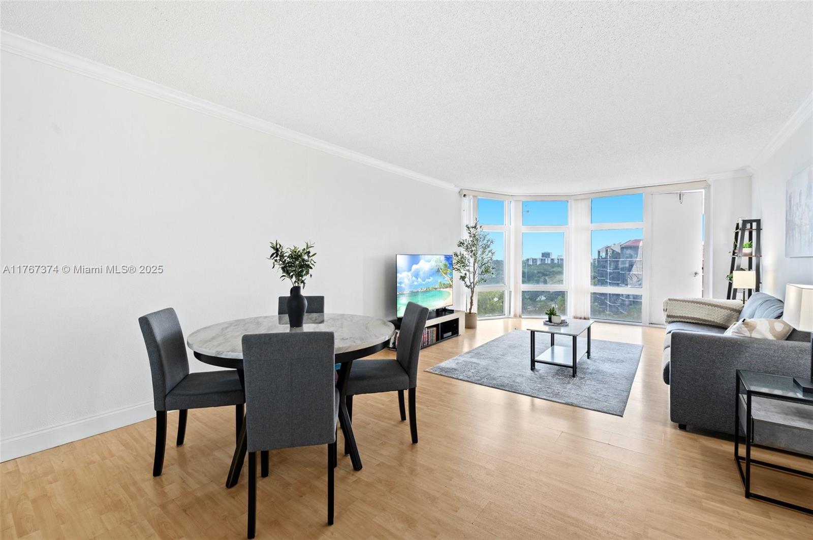BONAVISTA CONDO - Residential