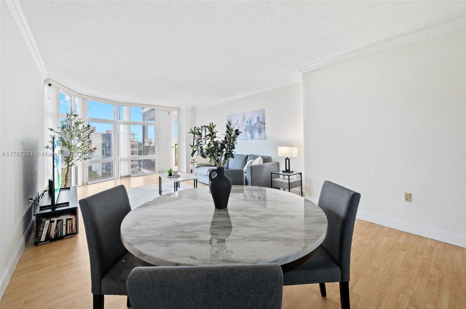 BONAVISTA CONDO - Residential