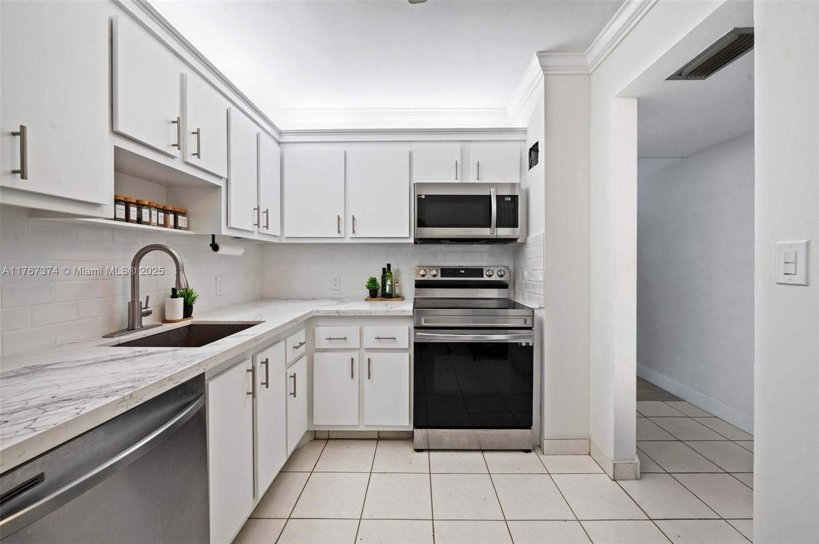 BONAVISTA CONDO - Residential