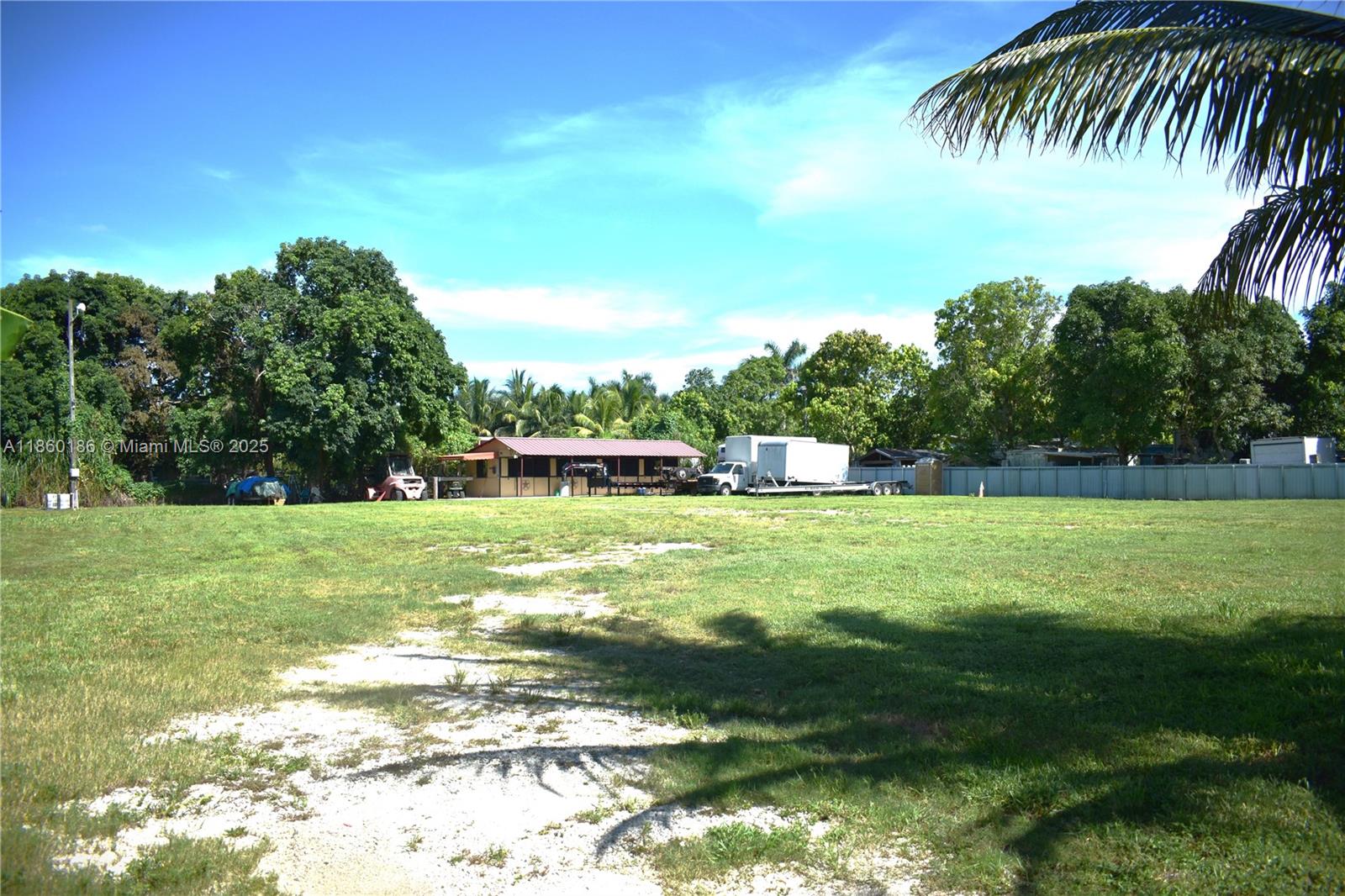 1.3-Acre Lot featuring a horse stable, fully fenced, with 24-hour security cameras and an automatic gate.
An excellent opportunity to build your dream home, use it for commercial purposes, or keep it as a great future investment with multiple development possibilities. Se habla espanol.