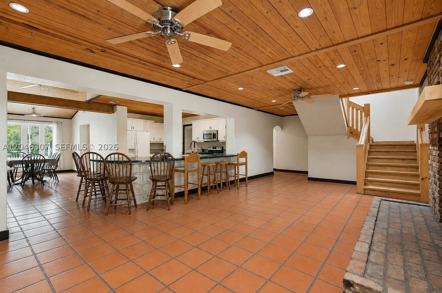 400 Farmington Dr