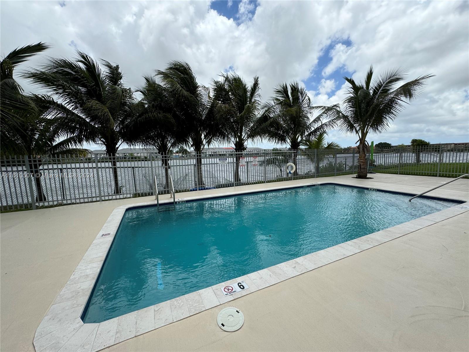 VISTA DEL LAGO I CONDO - Residential