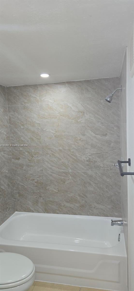 VISTA DEL LAGO I CONDO - Residential
