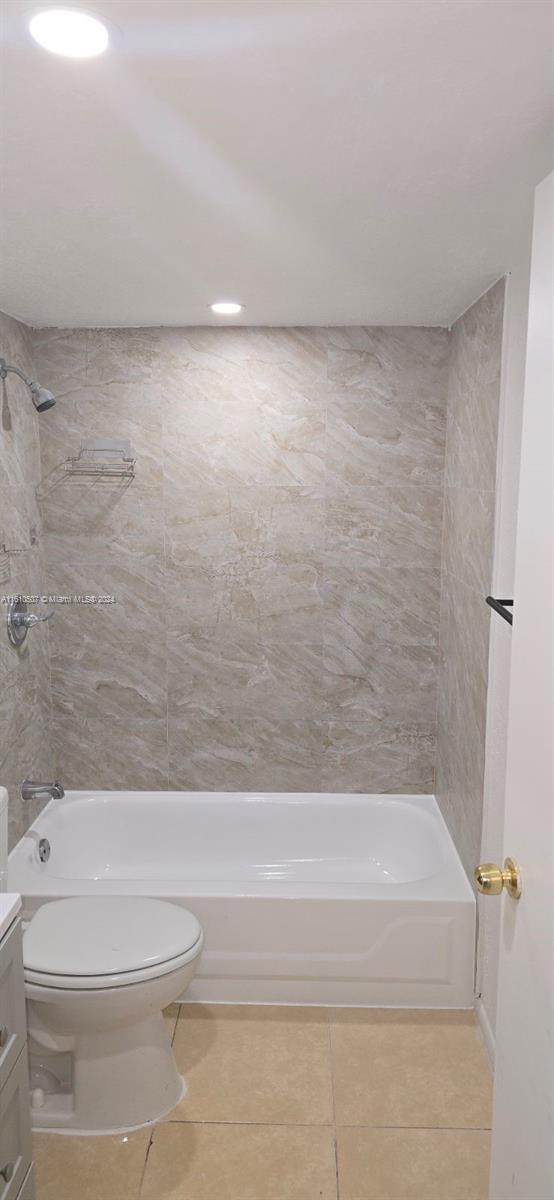 VISTA DEL LAGO I CONDO - Residential