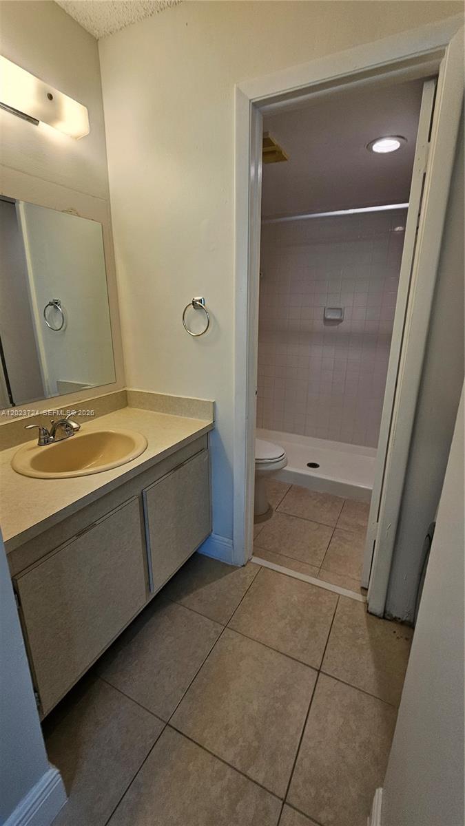 WINDING LAKE AT WELLEBY C - Residential Lease